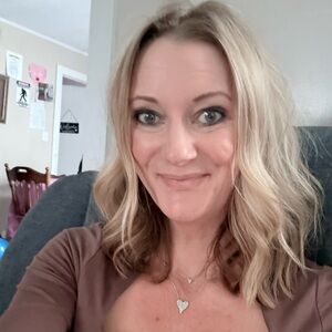Meet your Posher, Leah